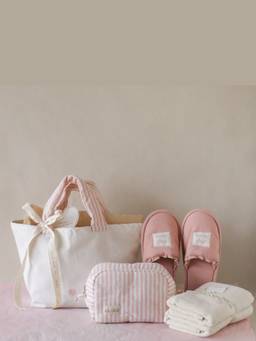 Akiiko - Pink Pack of 6 Retreat Essentials Gift Tote Bag