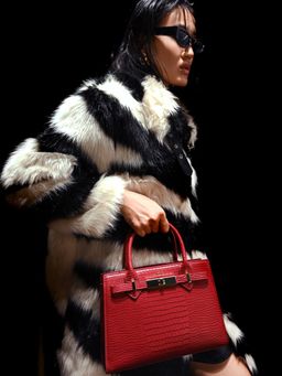 Akiki London - Women's Kensington Medium Satchel Handbag (M)