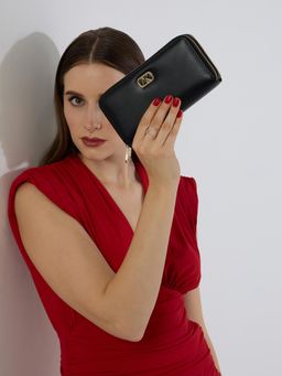 Akiki London - Women's Wellsbury 19 Zip Around Large Wallet (L)