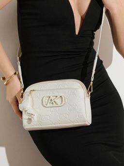 Akiki London - Women's Finsbury 21 Medium Sling Bag (Medium)