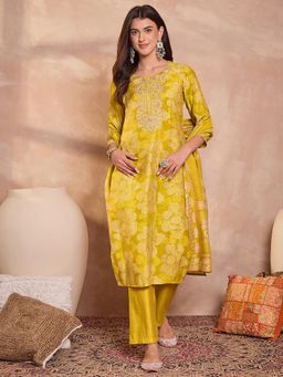 Vaamsi - Women Yellow Floral Printed Straight Kurta Pant With Dupatta