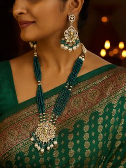 Digital Dress Room - Lord Ganesha and Pearl Blue Jewellery Set