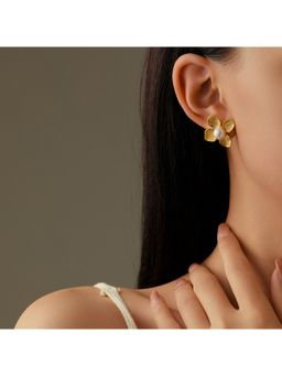 VIEN - White Anti-Tarnish Gold Plated Stud Earrings