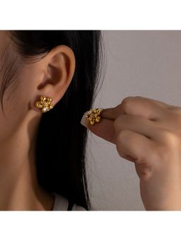 VIEN - White Anti-Tarnish Gold Plated Stud Earrings