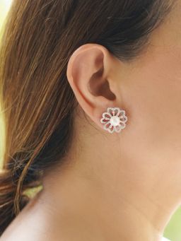 Kraft Smiths - Pearl Floret Earrings