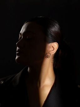 The Bling Girll - Gold-Plated Stud Earrings - Everyday Elegance