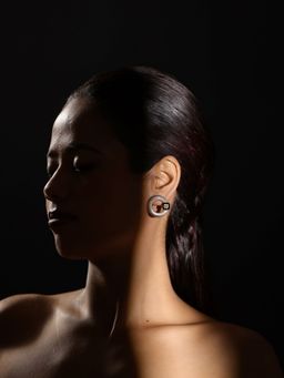 The Bling Girll - Timeless Gold-Plated Stud Earrings