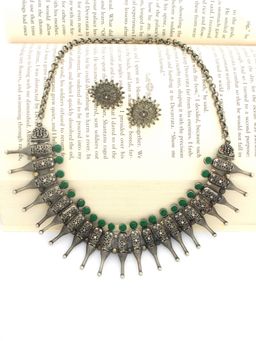 The Bling Girll - Elegant Silver Plated Statement Necklace
