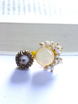 The Bling Girll - Unique Dual-Faced Ring with Pearl and Bead Embellishments