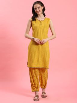 Shree - Women Rayon Yellow Geometric Printed Kurta With Harem Pant (Set Of 2)