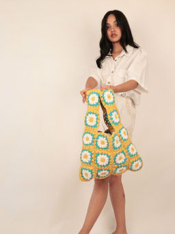 ITIHASIKALA - Women Crochet Shoppers Tote - Yellow