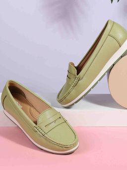 Mochi - Green Synthetic Round Toe Loafers