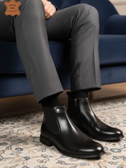 Carlton London - Black Leather Round Toe Chelsea Boots