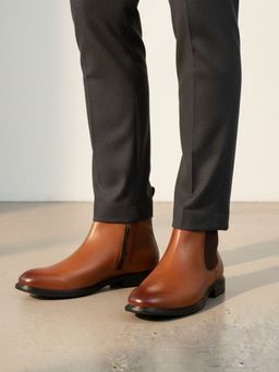 Carlton London - Tan Leather Round Toe Chelsea Boots