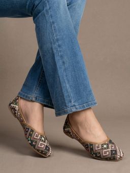 JODYHUB - Women Juttis Beige