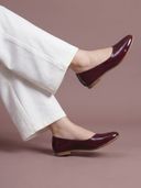 Maroon color option, Currently selected