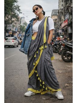 Niska - Women Grey Solid City Weave Saree with Unstitched Blouse