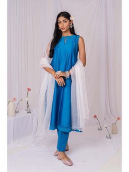 Mushio - Blue Sleeveless Floral Lace Chanderi Kurta Set(Set Of3)