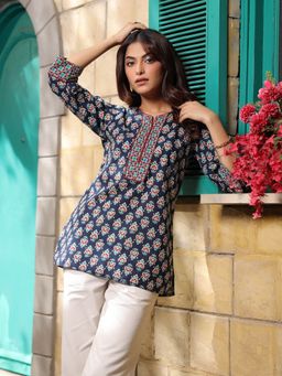 Rain & Rainbow - Women Navy Blue Ethenic Printed Straight Kurti
