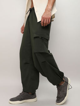 Campus Sutra - Men's Forest Green Solid Cargo Parachute Trousers