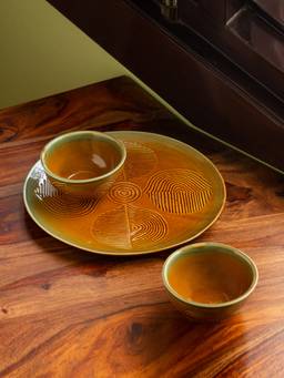 ExclusiveLane - Peacock Boulevard Hand-Engraved Ceramic Dinner Plate With Katoris (3 Pieces)
