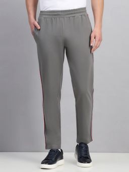 Fitleasure - Men Grey Blended Solid Tapered Trackpant