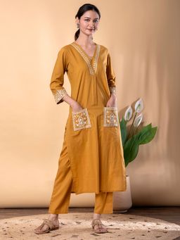 Readiprint - Women Mustard Straight Kurta and Pant