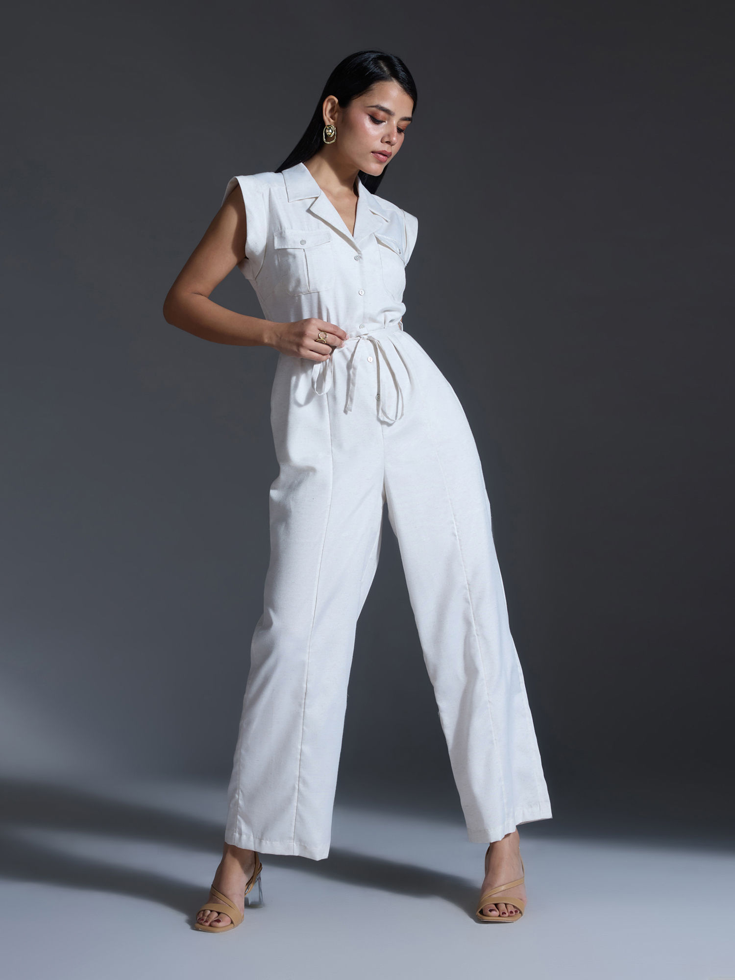 Off White Solid Lapel Collar Sleeveless Jumpsuit (Set of 2)-picture-27