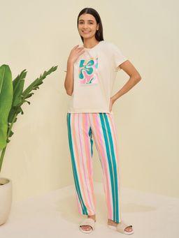 Sweet Dreams - Women Graphic Pyjama Set - Yellow