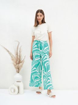 Sweet Dreams - Women Abstract Pyjama Set - Off White