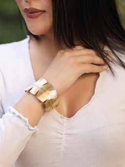 Kraft Smiths - Leafy Anti Tarnish Broad Bracelet