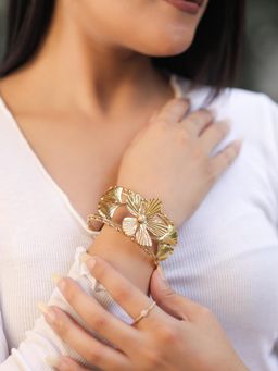 Kraft Smiths - Flower Anti Tarnish Broad Bracelet