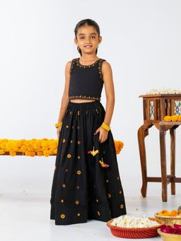 JILMIL - Girls Black Embroidered Lehenga With Blouse