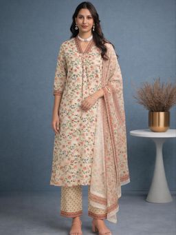 Gahan - Women Peach Floral Printed A-line Kurta Set With Dupatta