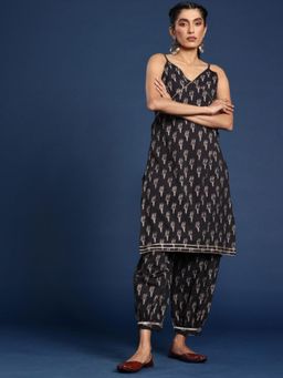 Gahan - Ethnic Motifs Printed High Slit Gotta Patti Pure Cotton Kurta with Salwar
