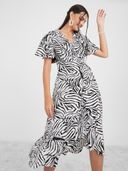 Off White color option, Sold out, Currently selected