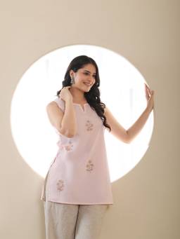 QAZMI - Peach Women Sleeveless Embroidered Kurti