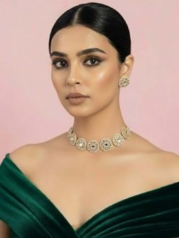 Auraa Trends - White Gold-Plated Circular Kundan Choker Jewellery Set with Pearls for Women