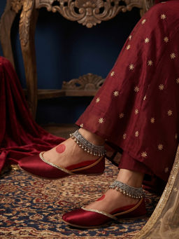 JODYHUB - Women Red Juttis
