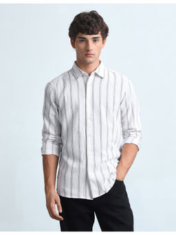 Flying Machine - Mens Vertical Striped Slim Fit Casual Shirt