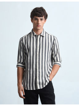 Flying Machine - Mens Vertical Striped Slim Fit Casual Shirt