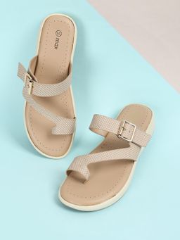 max - Women Beige Textured Sandals