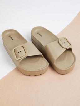 max - Women Beige Buckle Sliders