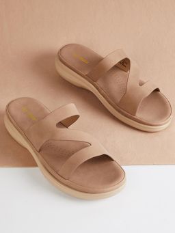 max - Women Beige Solid Sandals