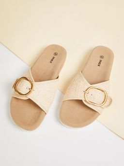 max - Women Beige Textured Sandals