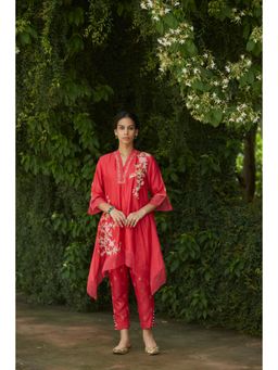 Vashisht Guru Dutt - Coral Chanderi Embroidered Kurta with Pant (Set of 2)
