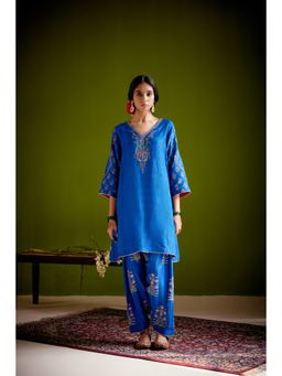 Vashisht Guru Dutt - Blue Block Printed Embroidered Kurta with Pant and Dupatta (Set of 3)