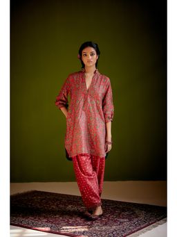 Vashisht Guru Dutt - Red Silk Printed Short Kurta with Printed Salwar (Set of 2)