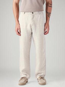 Levi's - Men Off-White Authentic Relaxed Straight Fit Mid Rise Linen Trouser