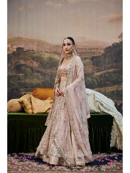 ITRH - Rang De Gulaab Lehenga Blouse with Dupatta and Veil (Set of 4)